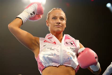 boxeadora australiana|Ebanie Bridges rompe con todo en el boxeo: de。